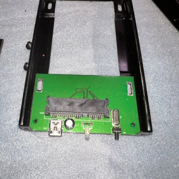 Vox 2.5 USB 2.0 External Sata Storage W/SSD-40GB-HDD - Picture 5 of 8